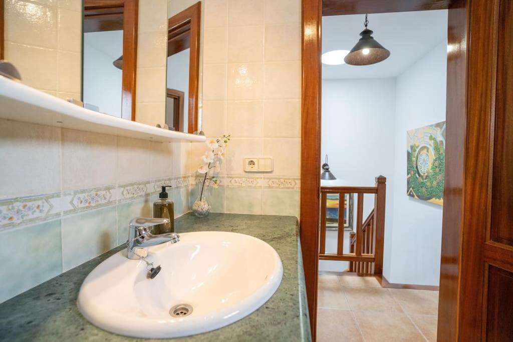 Beautiful Home In Lanzarote 5 Mins From Marina Playa Blanca  Exteriör bild