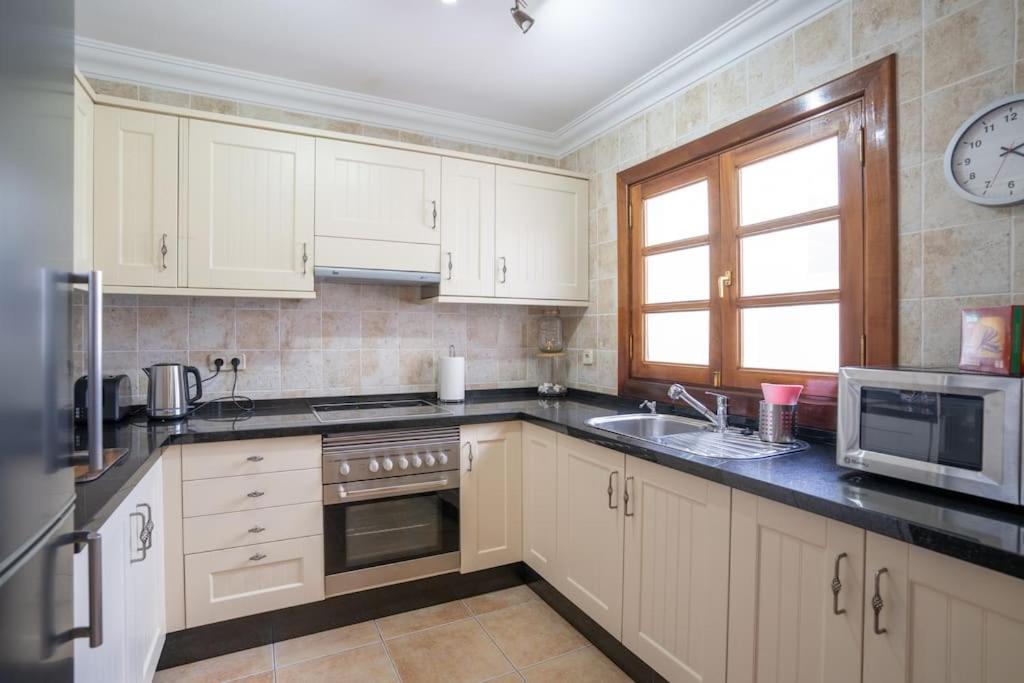Beautiful Home In Lanzarote 5 Mins From Marina Playa Blanca  Exteriör bild